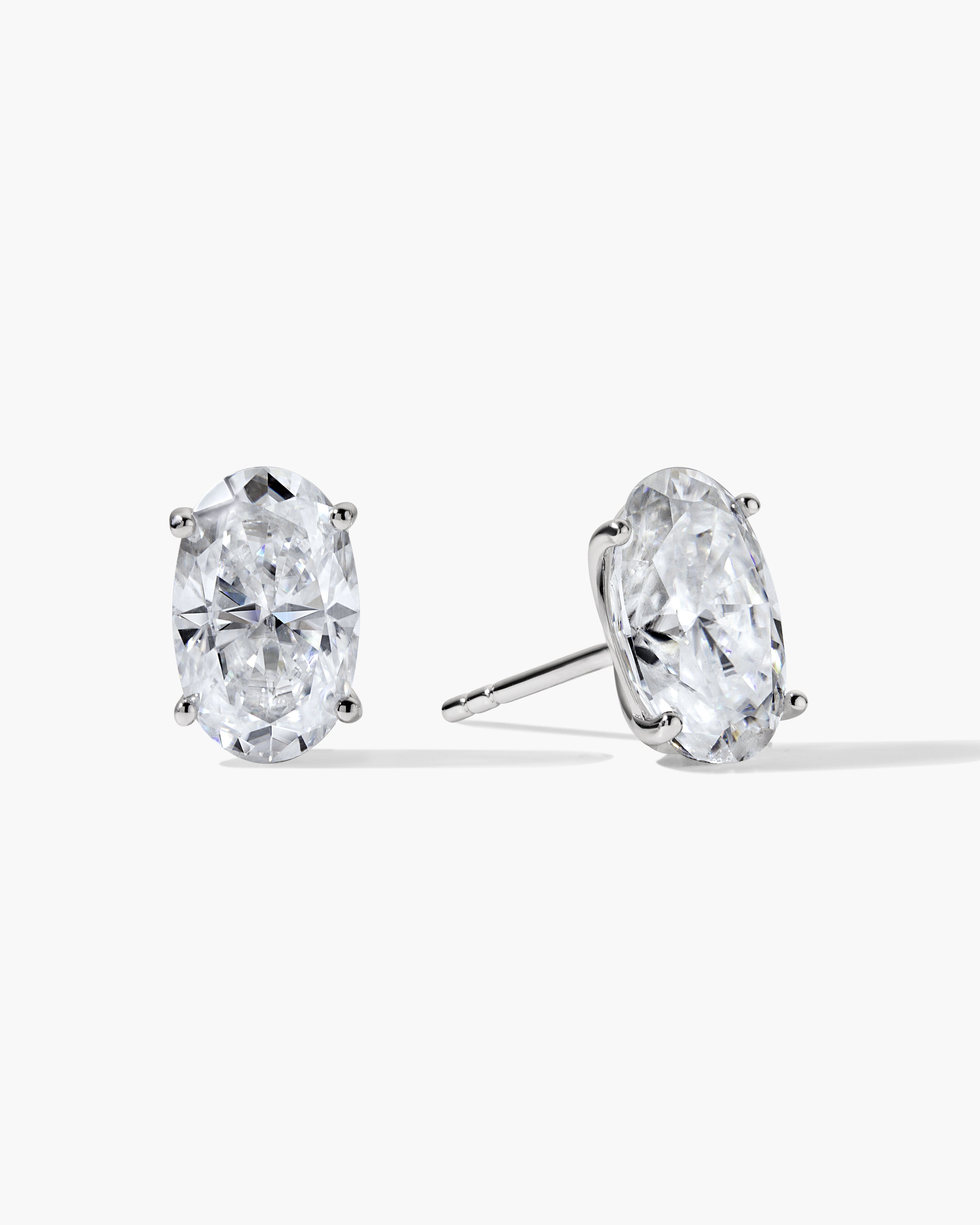Jane Everyday™ Oval Comfort Studs™