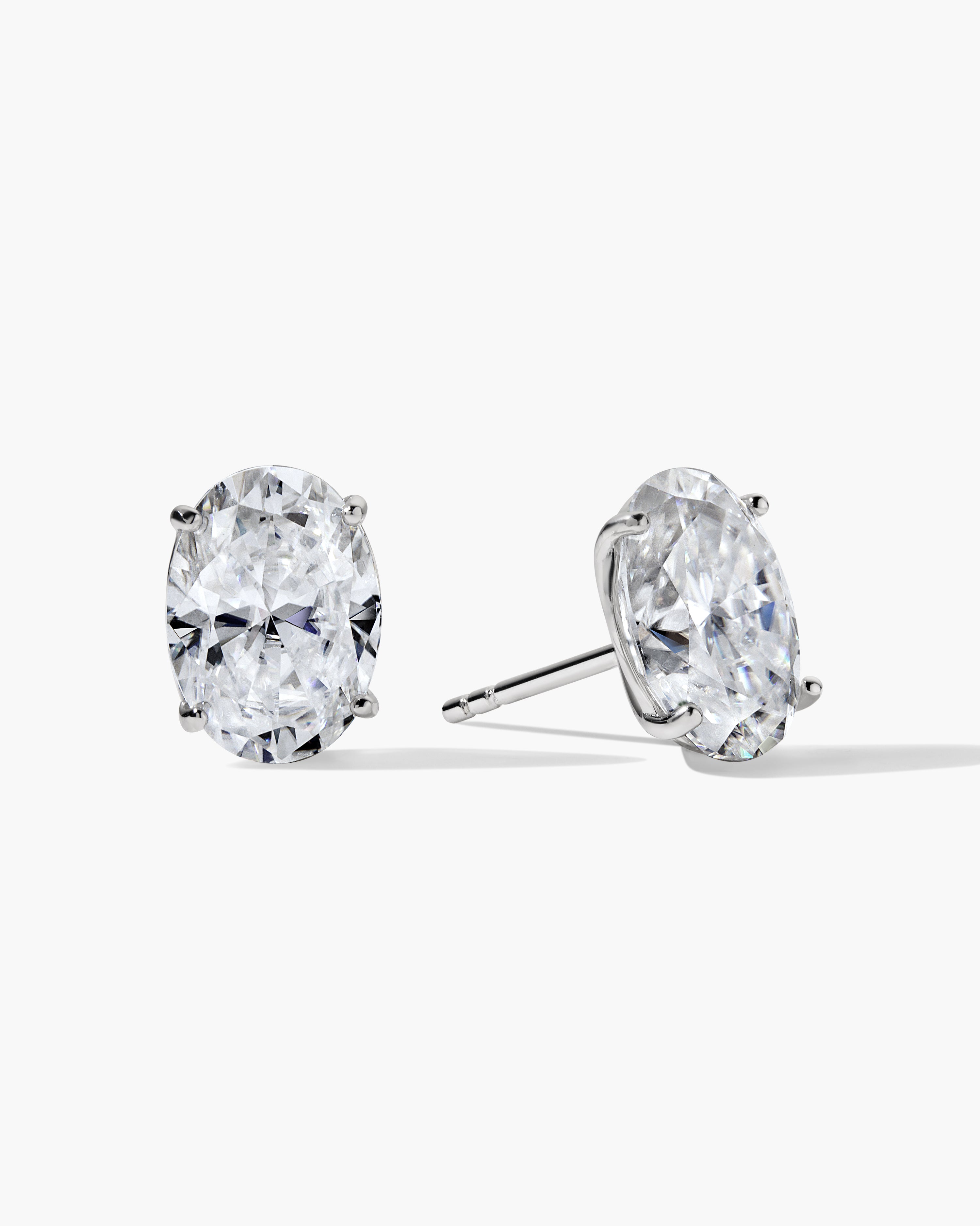 Jane Everyday™ Oval Comfort Studs™