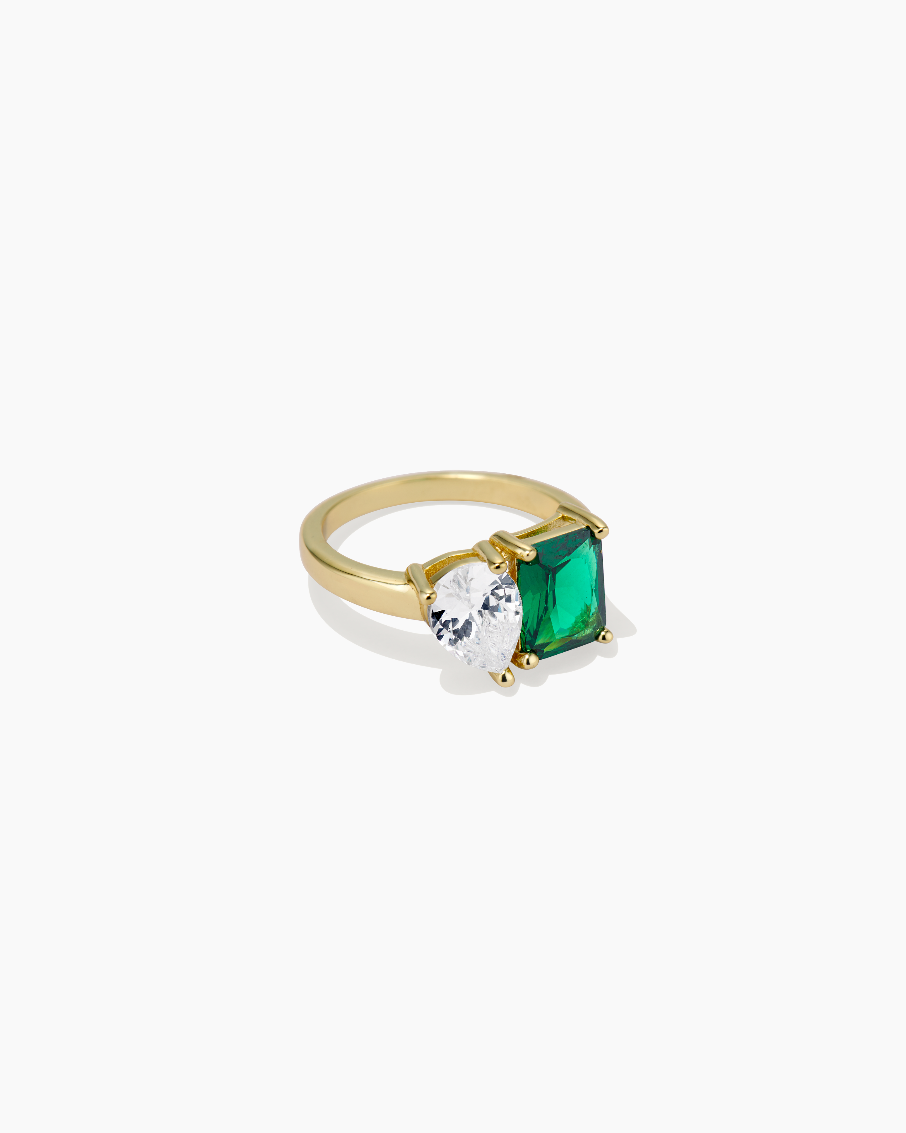 Emerald Toi et Moi Ring