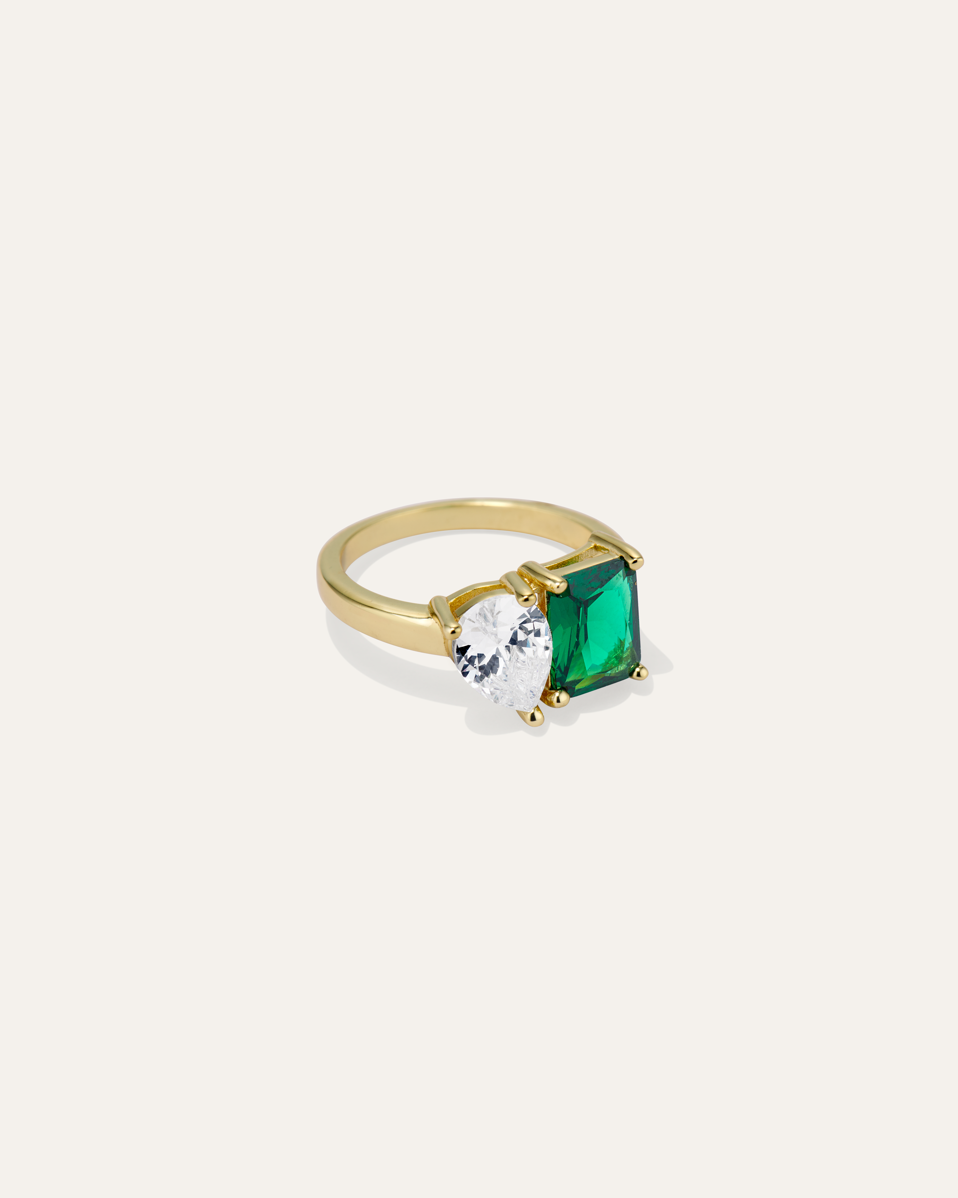 Emerald Toi et Moi Ring